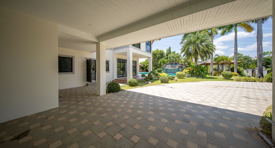 For sale 4 bedrooms house in Huay Yai, Pattaya