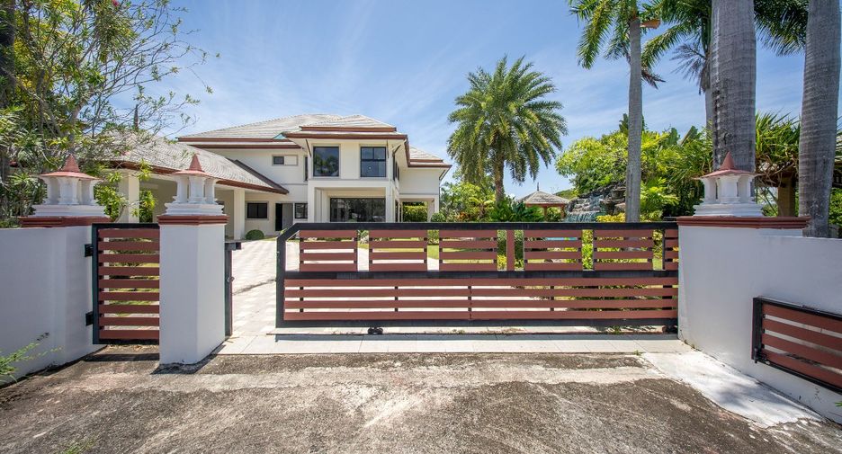For sale 4 bedrooms house in Huay Yai, Pattaya