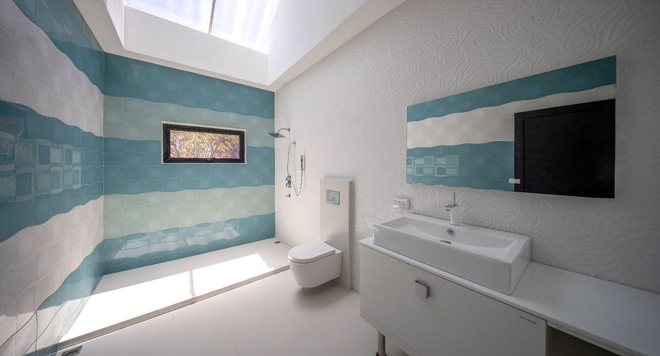 For sale 4 bedrooms house in Huay Yai, Pattaya