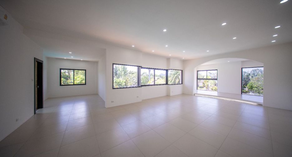 For sale 4 bedrooms house in Huay Yai, Pattaya