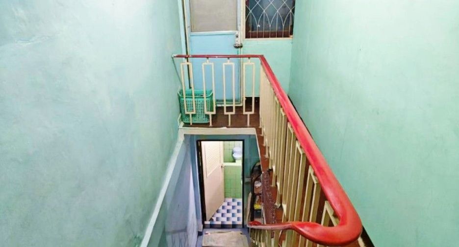 For sale 2 ベッドルーム townhouse in Din Daeng, Bangkok