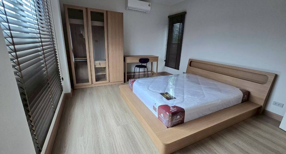 出租 4 卧室 独立屋 在 Lat Krabang, 曼谷