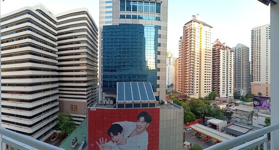 For rent and for sale 1 bed condo in Watthana, Bangkok