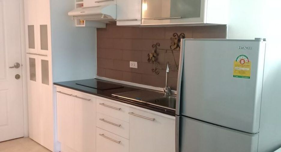 For rent and for sale 1 bed condo in Watthana, Bangkok