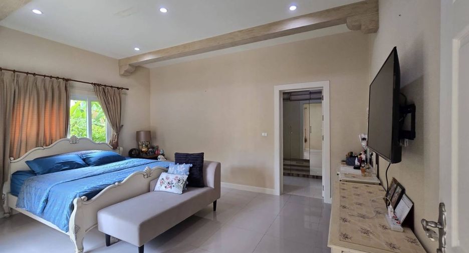 For rent 3 bedrooms villa in Bang Lamung, Chonburi