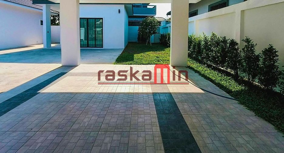 Haus zum Kauf mit 4 Zimmer in Bang Lamung, Chonburi