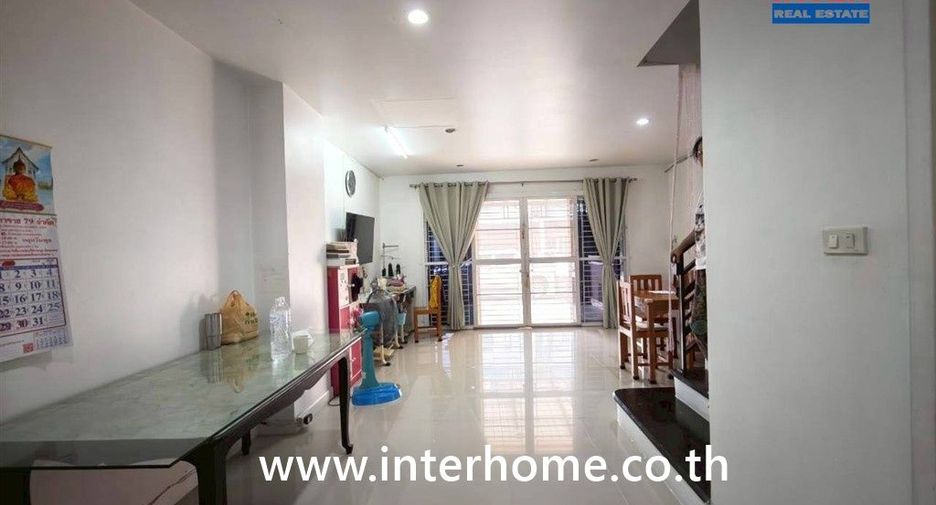 À vendre 3 chambres maison de ville à Nong Khaem, Bangkok