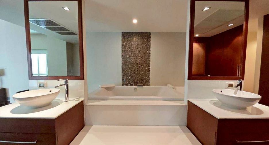 Wohnung zur Miete mit Studio in Khlong Toei, Bangkok