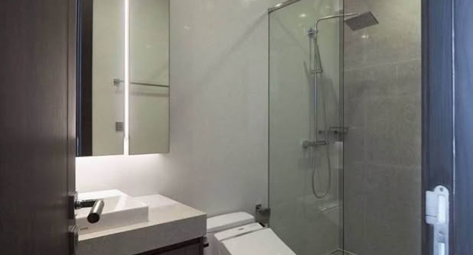 Apartamento en alquiler de 3 habitaciones en Khlong Toei, Bangkok