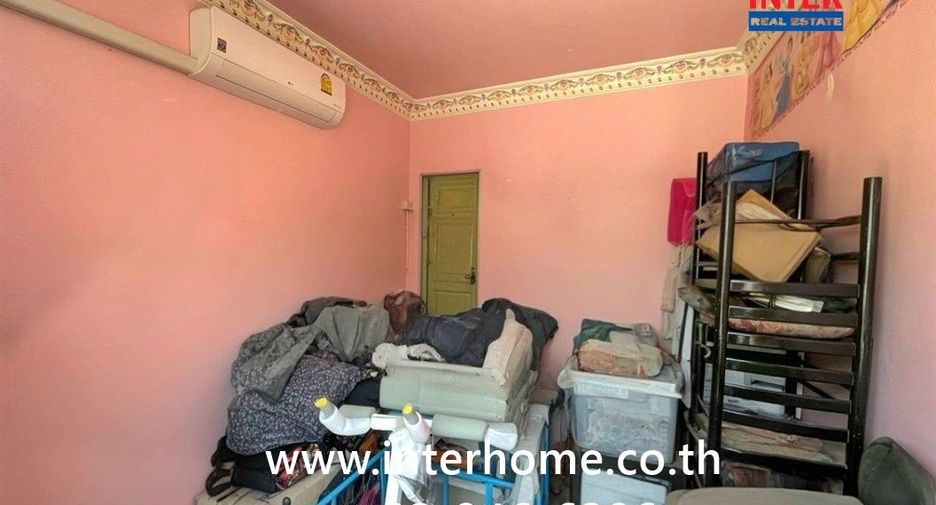 For sale 5 bedrooms townhouse in Nong Khaem, Bangkok