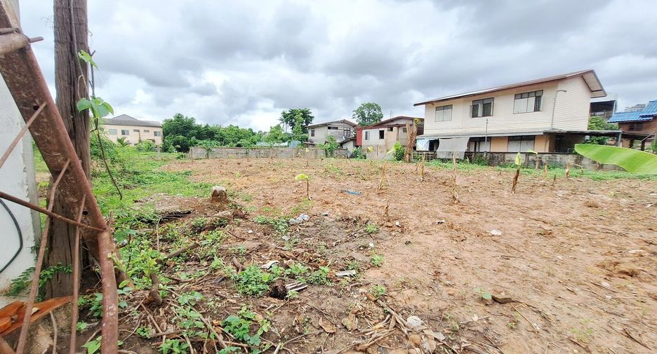 À vendre terrain à Mueang Udon Thani, Udon Thani