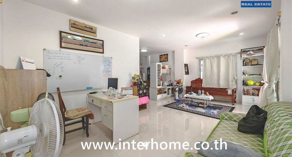 Casa en venta de 3 habitaciones en Phutthamonthon, Nakhon Pathom