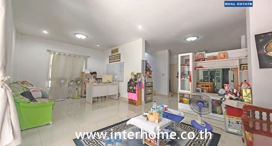 Casa en venta de 3 habitaciones en Phutthamonthon, Nakhon Pathom