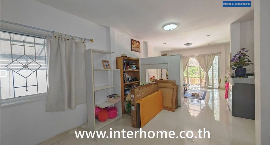 Casa en venta de 3 habitaciones en Phutthamonthon, Nakhon Pathom