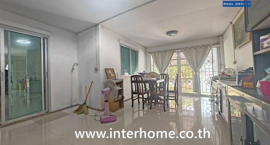 Casa en venta de 3 habitaciones en Phutthamonthon, Nakhon Pathom
