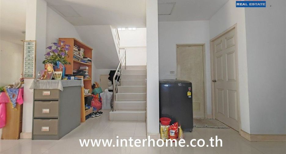 Casa en venta de 3 habitaciones en Phutthamonthon, Nakhon Pathom