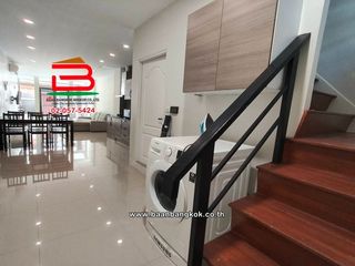 For sale 3 ベッドルーム townhouse in Khlong Toei, Bangkok