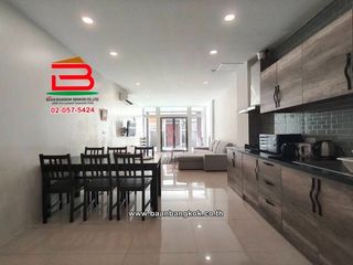 For sale 3 ベッドルーム townhouse in Khlong Toei, Bangkok