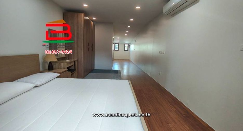 For sale 3 ベッドルーム townhouse in Khlong Toei, Bangkok