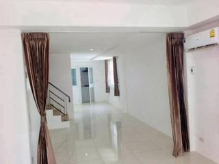 Reihenhaus zum Kauf mit 2 Zimmer in Mueang Chon Buri, Chonburi