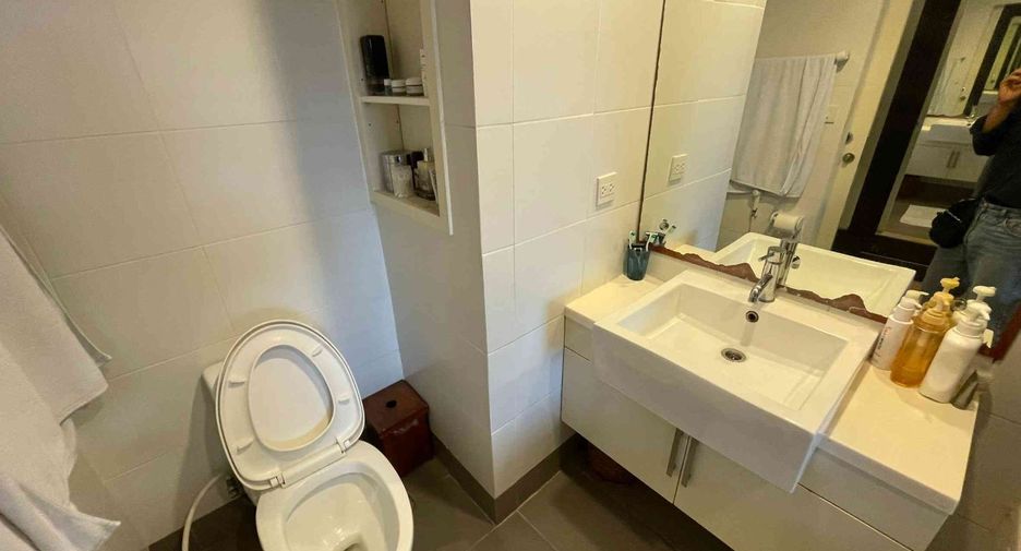 For rent 1 bed condo in Sathon, Bangkok
