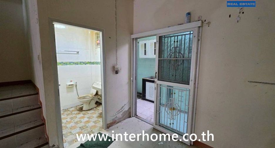 À vendre 2 chambres maison de ville à Bang Bua Thong, Nonthaburi