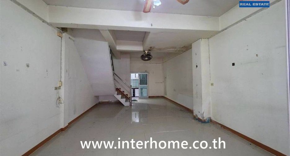 À vendre 2 chambres maison de ville à Bang Bua Thong, Nonthaburi