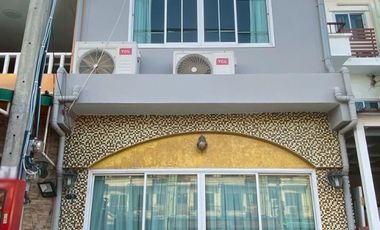 À vendre 4 chambres maison de ville à Mueang Samut Prakan, Samut Prakan