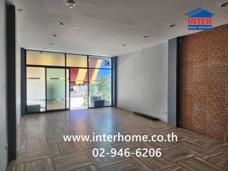 Local comercial en alquiler y en venta de 3 habitaciones en Mueang Samut Prakan, Samut Prakan