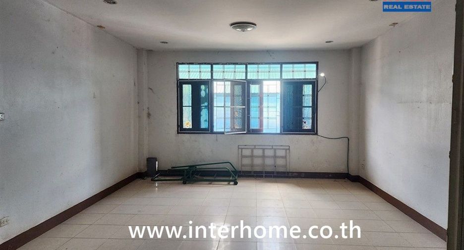 Local comercial en alquiler y en venta de 3 habitaciones en Mueang Samut Prakan, Samut Prakan