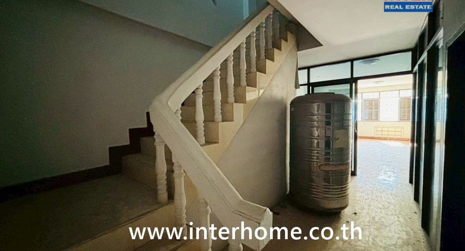 Local comercial en alquiler y en venta de 3 habitaciones en Mueang Samut Prakan, Samut Prakan