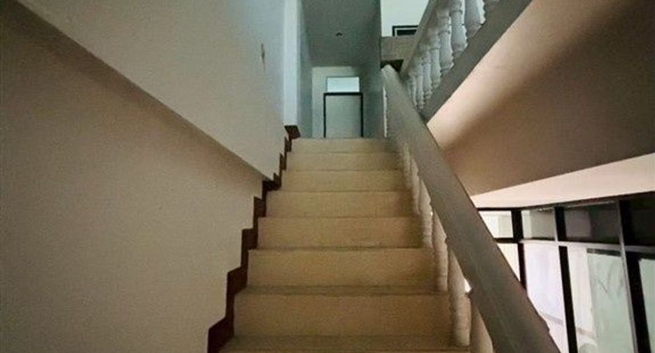 Local comercial en alquiler y en venta de 3 habitaciones en Mueang Samut Prakan, Samut Prakan