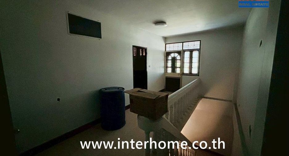 Local comercial en alquiler y en venta de 3 habitaciones en Mueang Samut Prakan, Samut Prakan