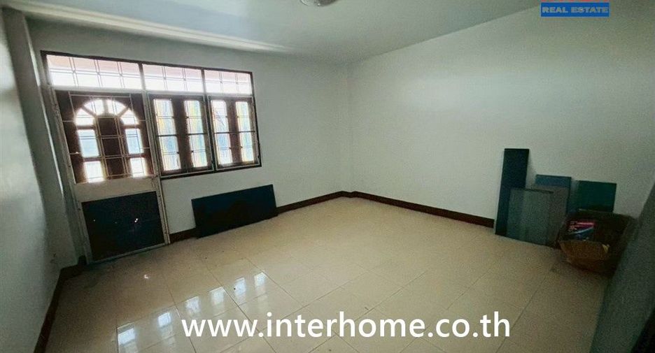 Local comercial en alquiler y en venta de 3 habitaciones en Mueang Samut Prakan, Samut Prakan