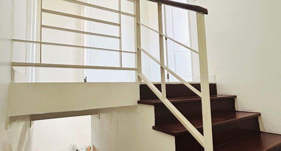 À vendre 4 chambres maison de ville à Phra Samut Chedi, Samut Prakan