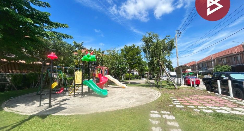 À vendre 4 chambres maison de ville à Phra Samut Chedi, Samut Prakan