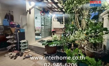 For sale 3 bedrooms townhouse in Mueang Samut Prakan, Samut Prakan