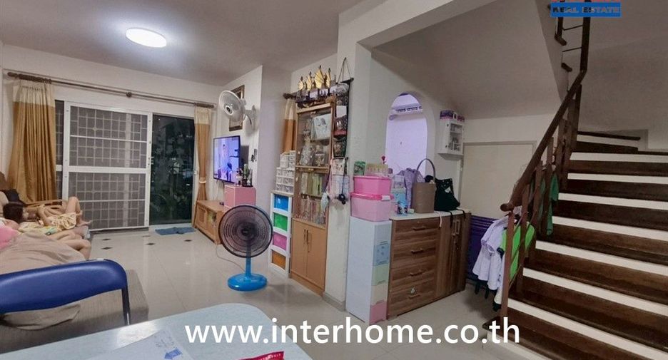 For sale 3 bedrooms townhouse in Mueang Samut Prakan, Samut Prakan
