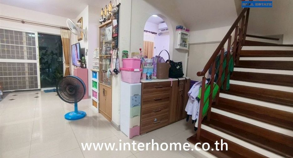 For sale 3 bedrooms townhouse in Mueang Samut Prakan, Samut Prakan
