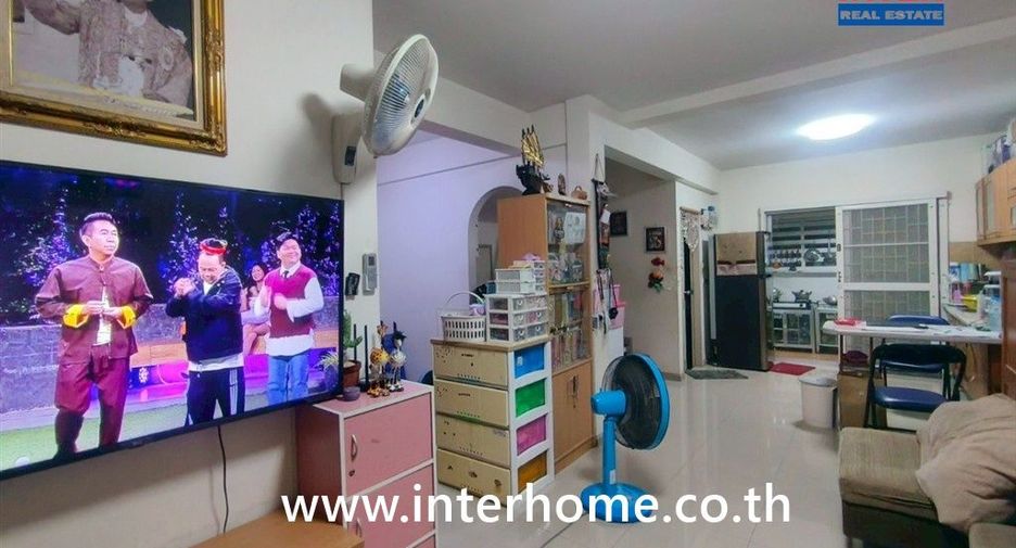 For sale 3 bedrooms townhouse in Mueang Samut Prakan, Samut Prakan