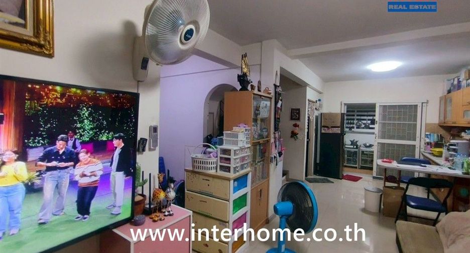 For sale 3 bedrooms townhouse in Mueang Samut Prakan, Samut Prakan