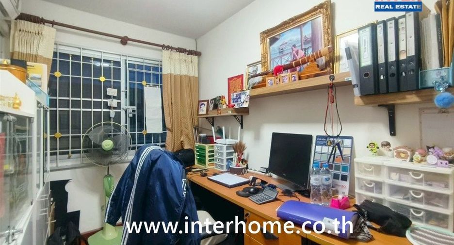 For sale 3 bedrooms townhouse in Mueang Samut Prakan, Samut Prakan