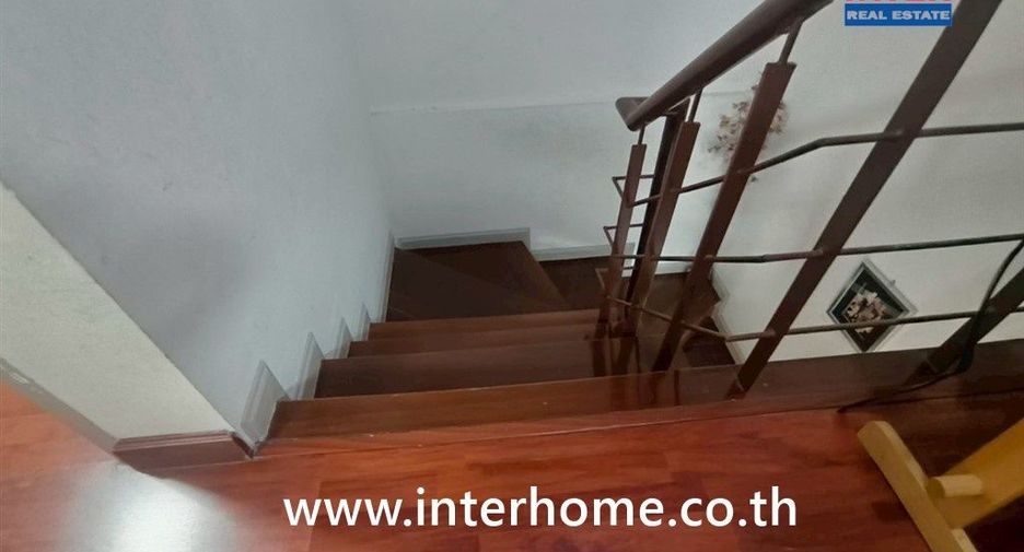 For sale 3 bedrooms townhouse in Mueang Samut Prakan, Samut Prakan