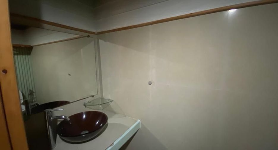 For rent 1 bed condo in Phra Khanong, Bangkok