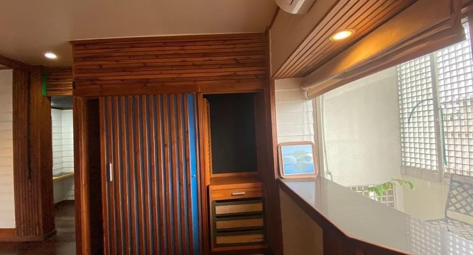 For rent 1 bed condo in Phra Khanong, Bangkok