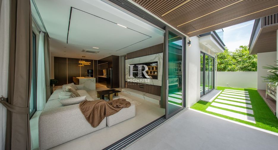 For sale 7 bedrooms villa in Jomtien, Pattaya