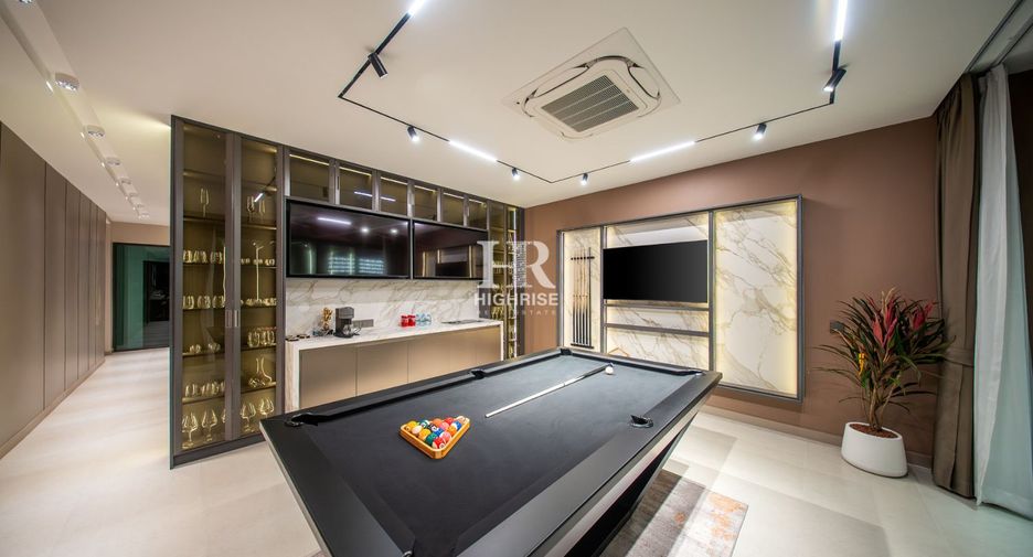 For sale 7 bedrooms villa in Jomtien, Pattaya