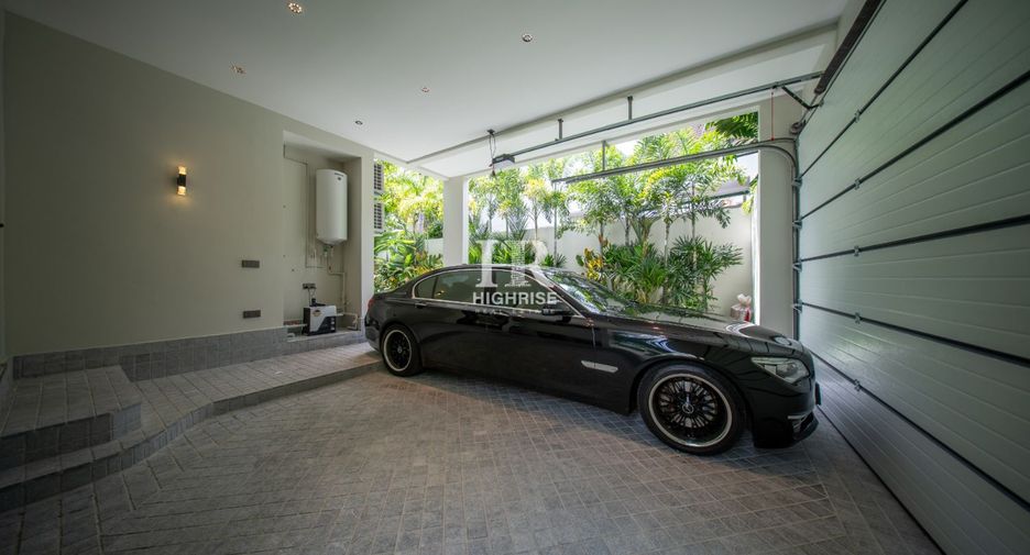 For sale 7 bedrooms villa in Jomtien, Pattaya