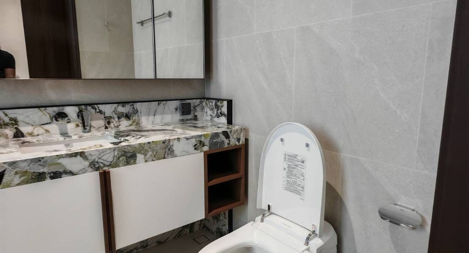 For rent 2 bedrooms apartment in Sathon, Bangkok