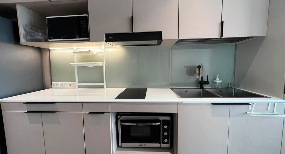 Wohnung zur Miete mit 1 Zimmer in Huai Khwang, Bangkok
